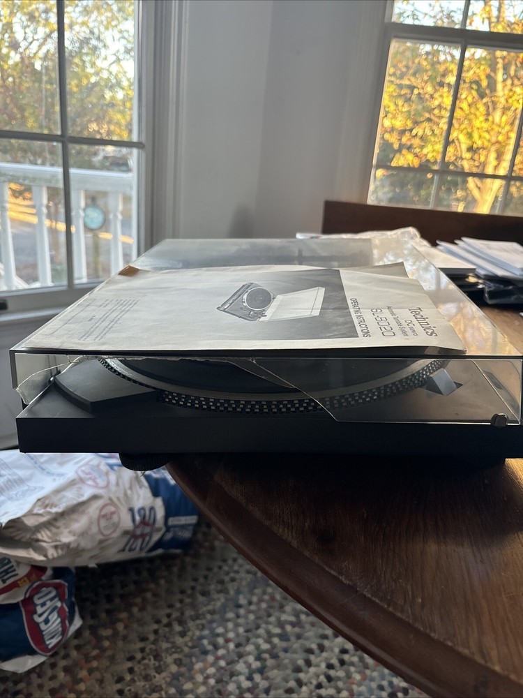 Technics SL-BD20D Automatic Turntable DC Servo System Record Player.