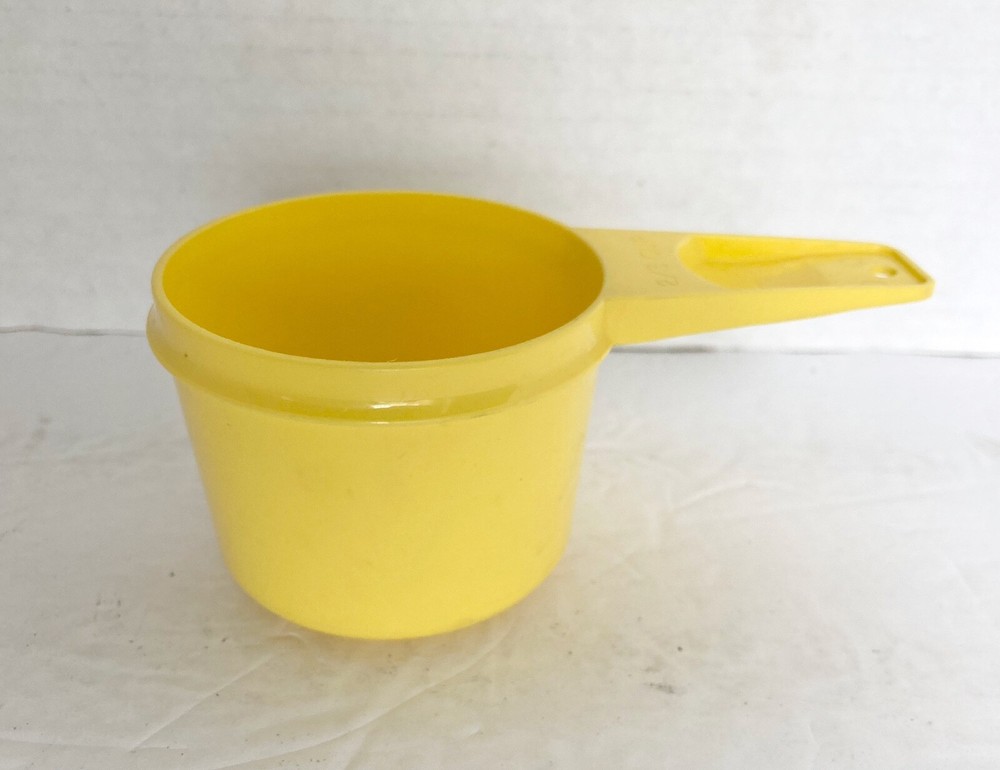 Vintage Tupperware Measuring 2/3 Cup Yellow Nesting