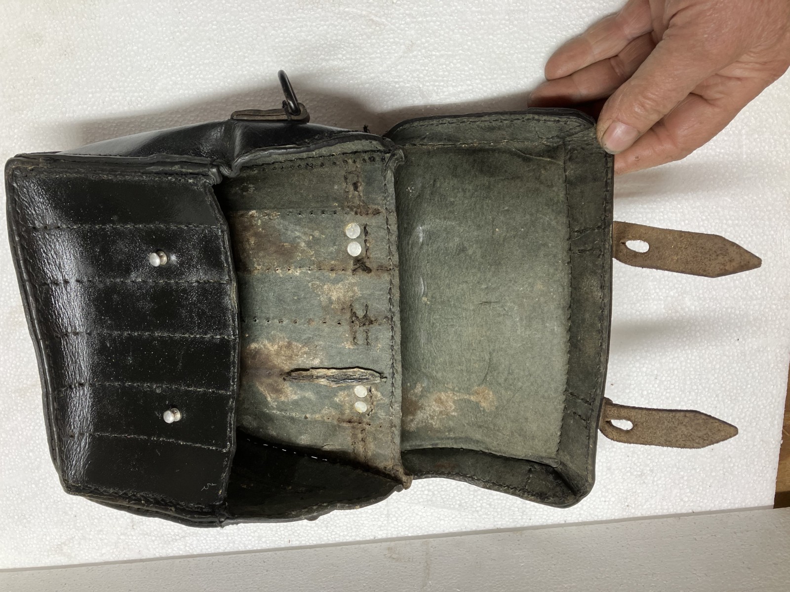 WW2 German flare pistol leather gun shell pouch 101st airborne send back 1944