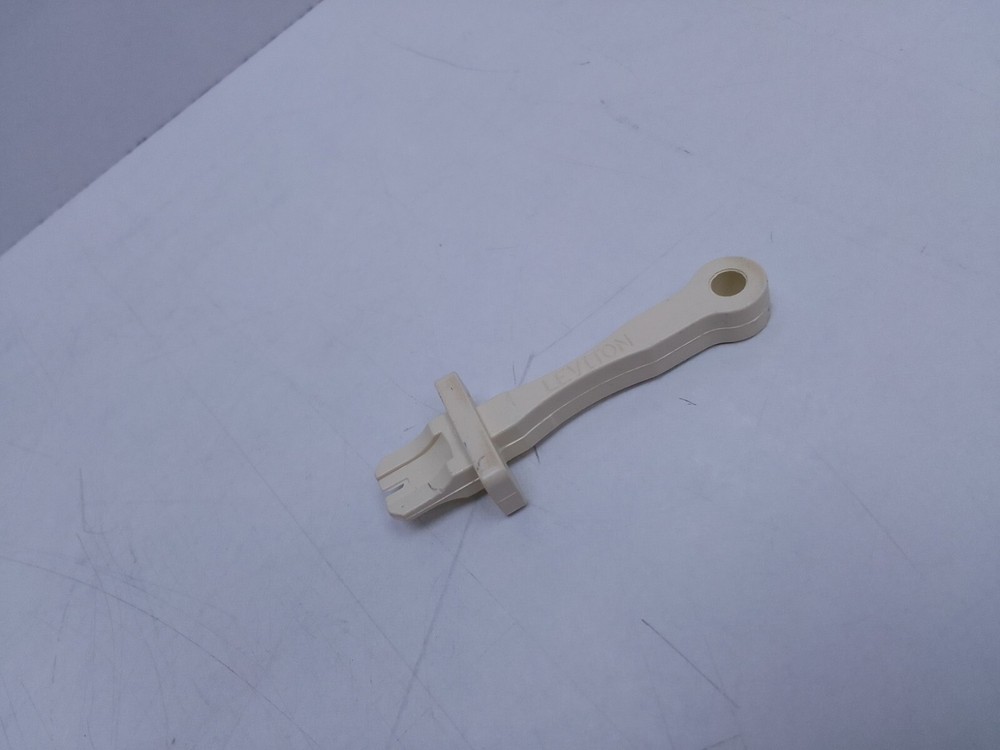 LEVITON 476M-624 CAT 6 TWIST & MOUNT PATCH PANEL