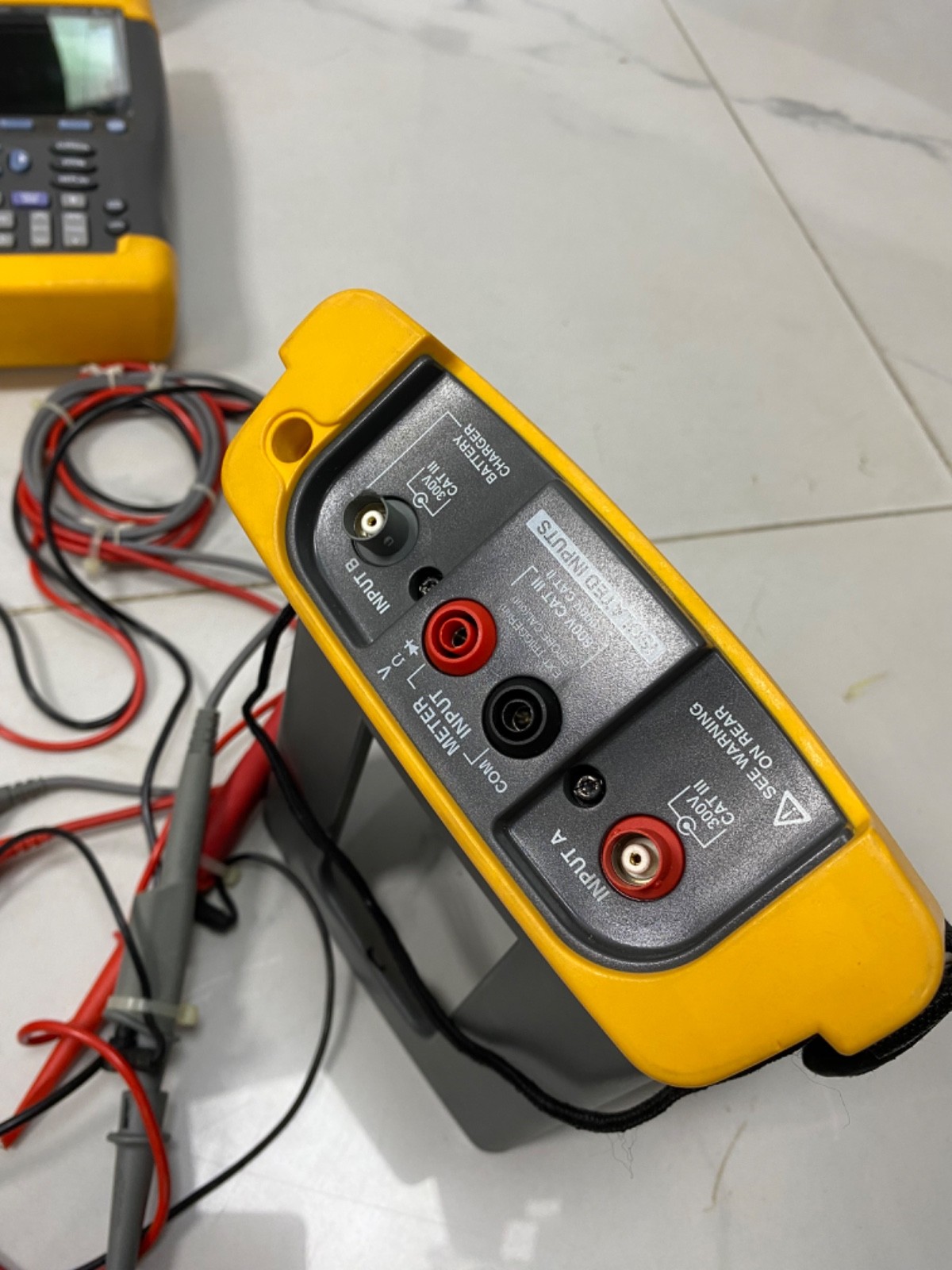 Fluke 196C Digital Oscilloscope ScopeMeter Color Handheld 1GS/s 100mhz