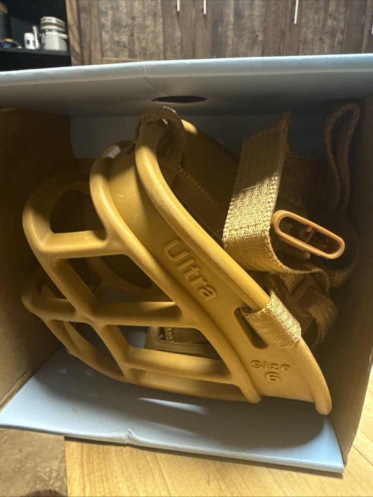Baskerville Ultra Lightweight Basket Muzzle Dog Behaviour Training - Size 6