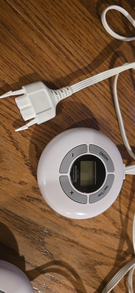 2 Berkshire Heated Blanket Controls