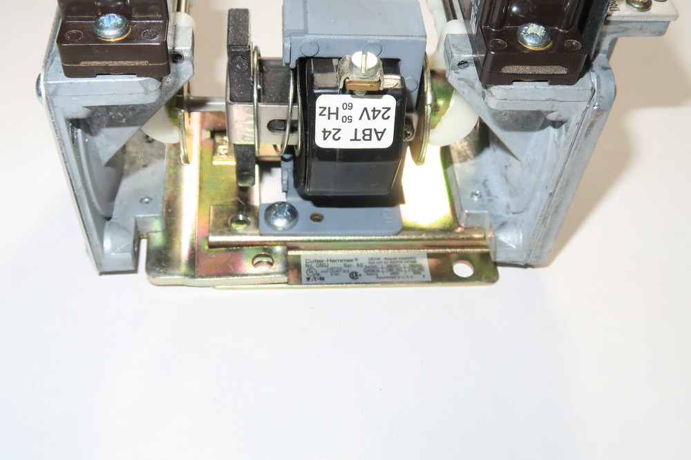 Cutler Hammer D80J Eaton Delay Timer Series A2 D80AM Magnet Assembly