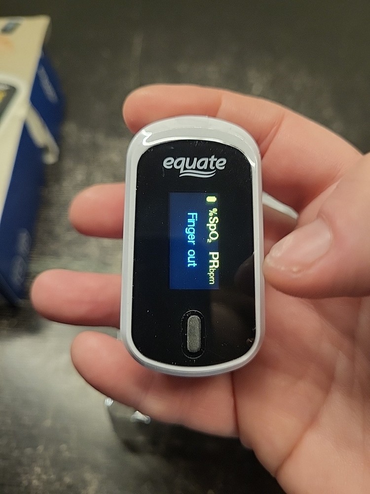 EQUATE Pulse Rate Oximeter Fingertip Oxygen Level Read Description