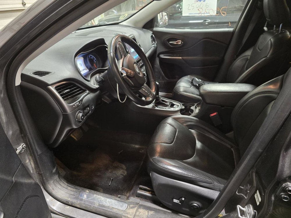 CHEROKEE 2019 Jack 1542749