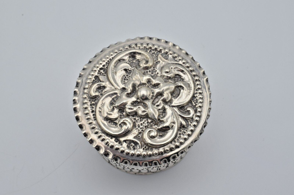 Victorian Solid Silver Snuff Box London 1885