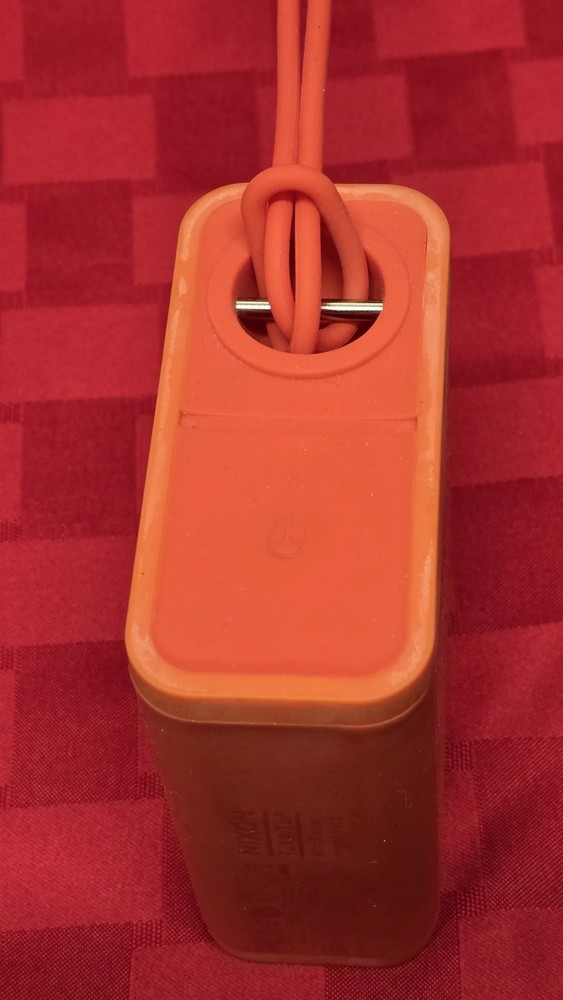 Nixon Wireless Bluetooth Speaker RARE Mini Blaster PINK