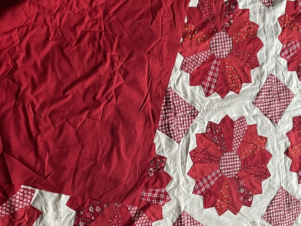 Unfinished Quilt Red Dresden Fan Pattern designed by Nancy Zieman (Needs Edging)