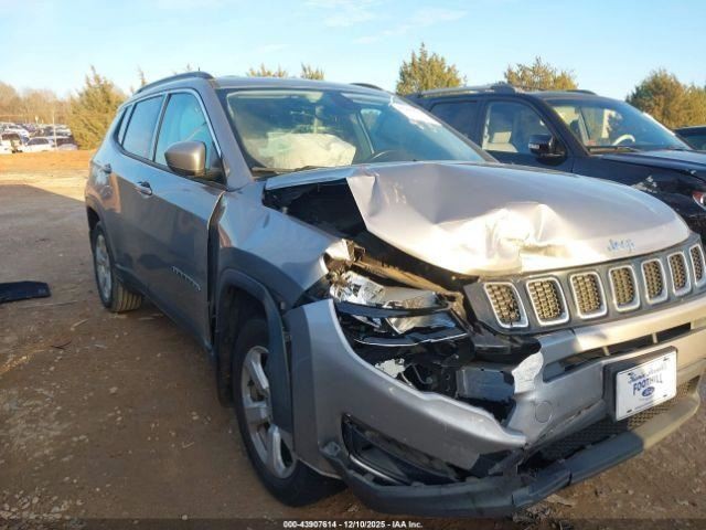 COMPASS 2018 Glove Box 4968077