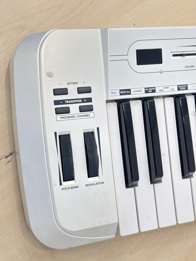Samson Carbon 49 USB White MIDI Keyboard Software Controller