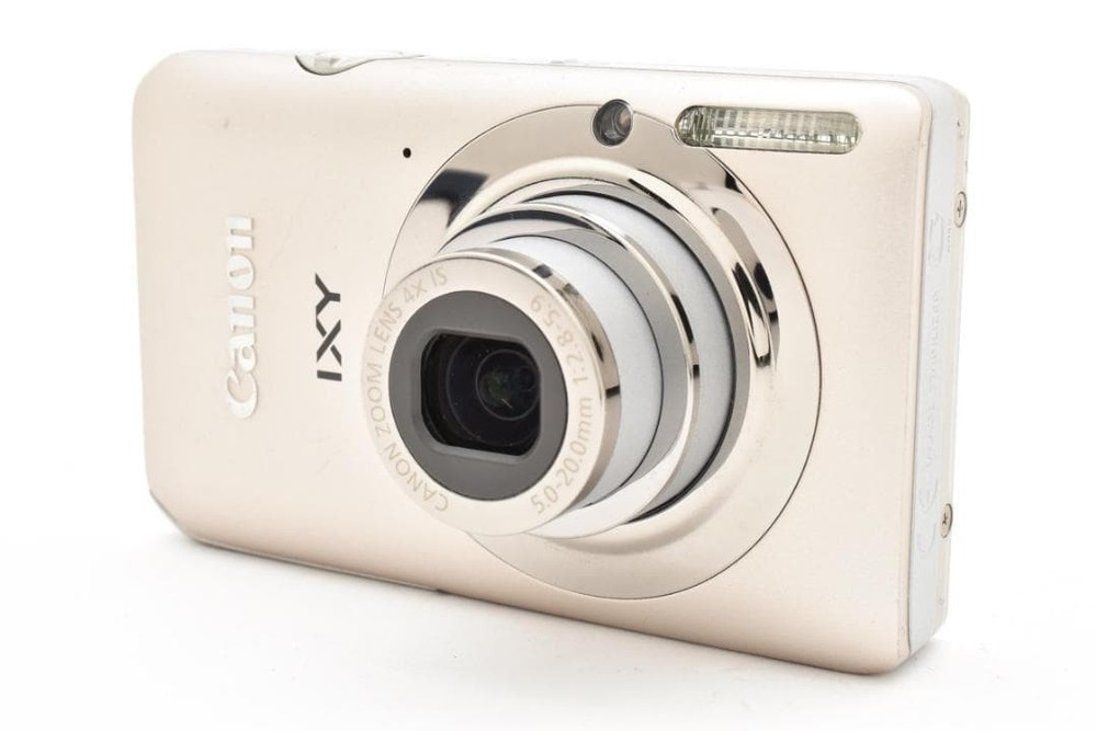 Canon IXY 210F Silver Compact Digital Camera Excellent Condition