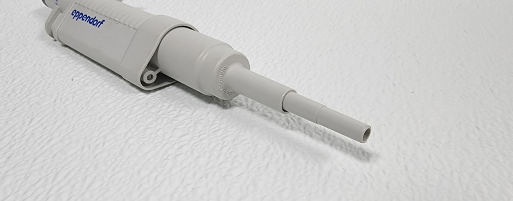 Eppendorf Research Single-Channel FIXED Pipette 500 µL