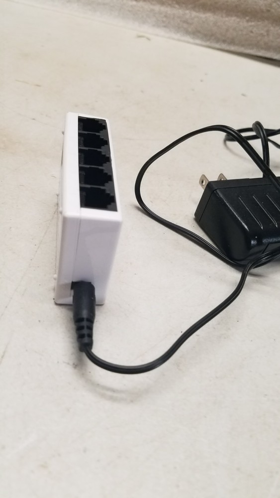 Manhattan 5-Port Fast Ethernet Switch (560672)