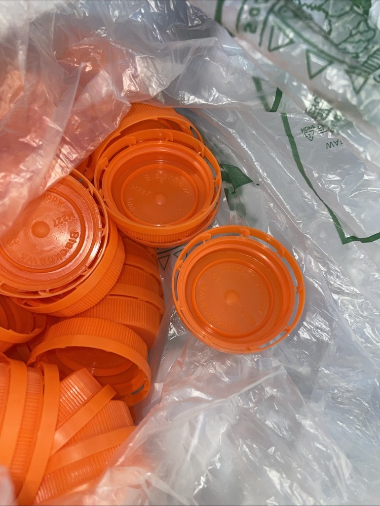 [ 20 Pack ] Empty Plastic Juice Bottles with Tamper Evident Caps 64 Oz.