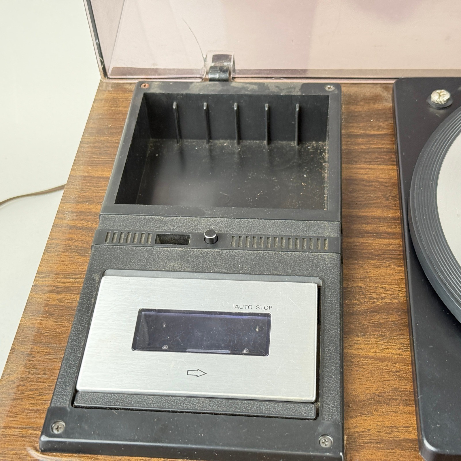 Emerson M 3000 Vintage Stereo System Turntable 8-Track Cassette AM/FM Receiver