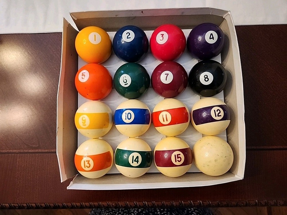 Vintage Bakelite Billiard Pool Balls Set