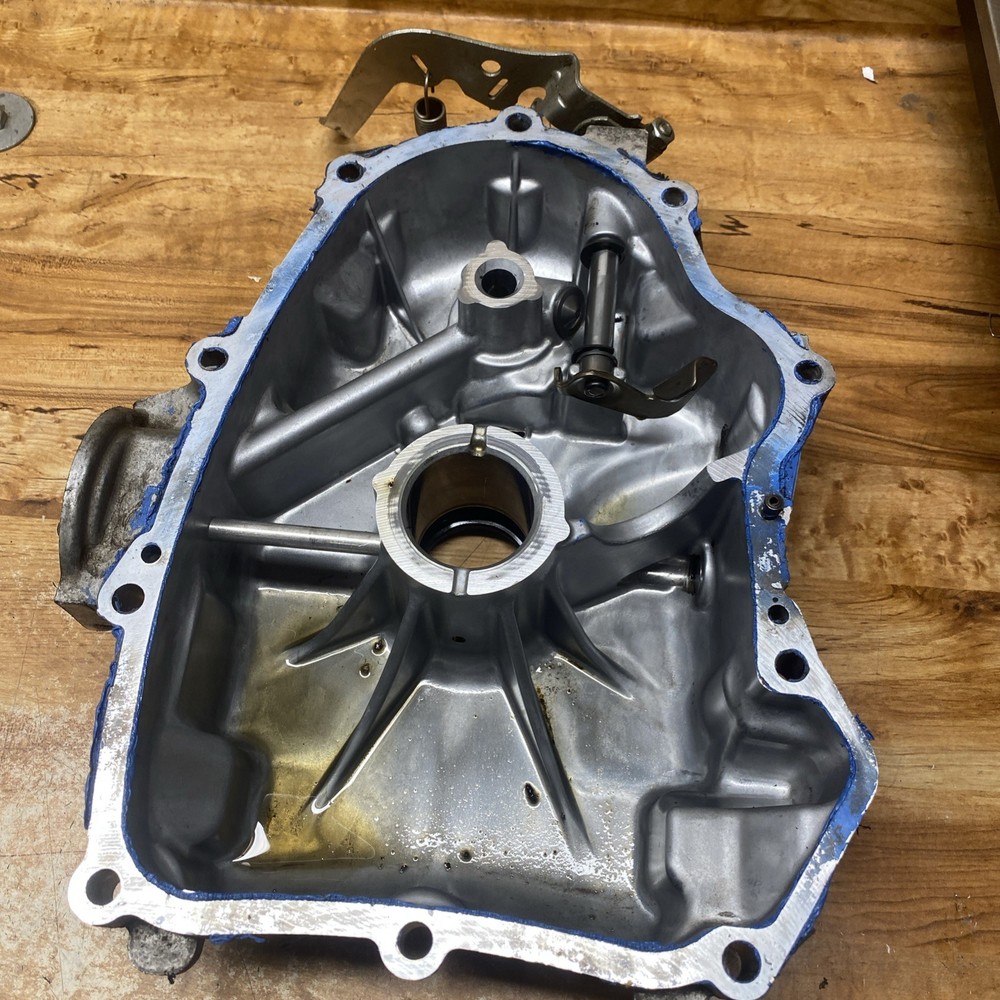 Briggs & Stratton 44U877 Engine Side Cover