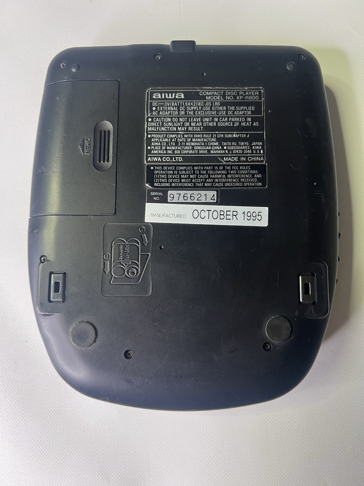 Aiwa FM-AM COMPACT DISC PLAYER XP-R800