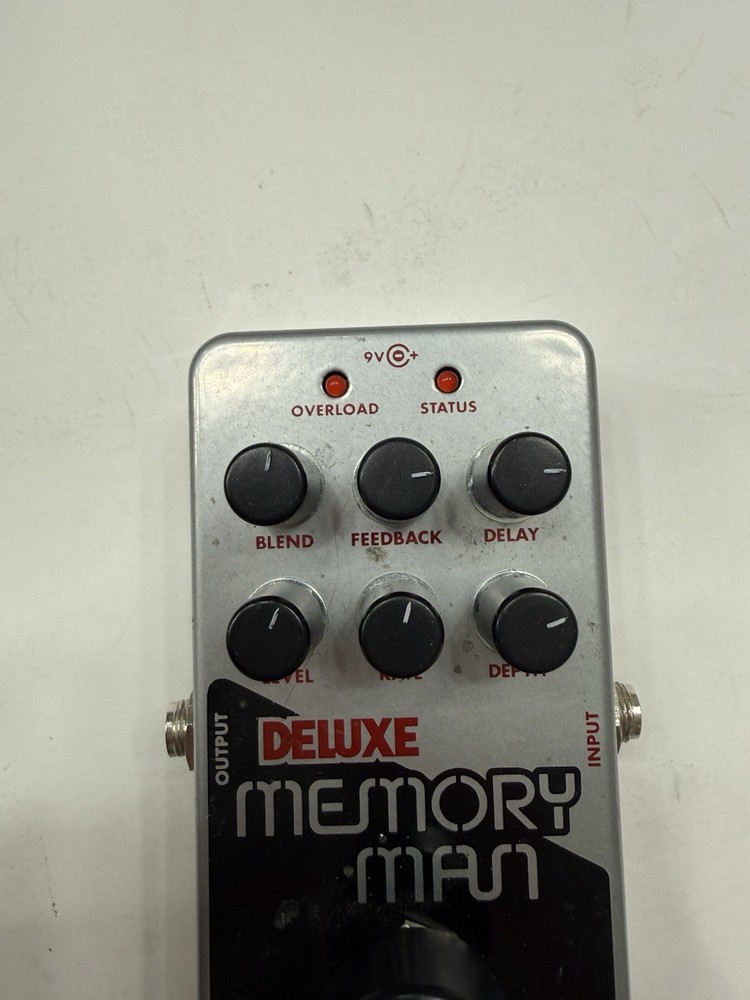 Electro Harmonix Nano Deluxe Memory Man Analog Delay Guitar Effect Pedal + Box