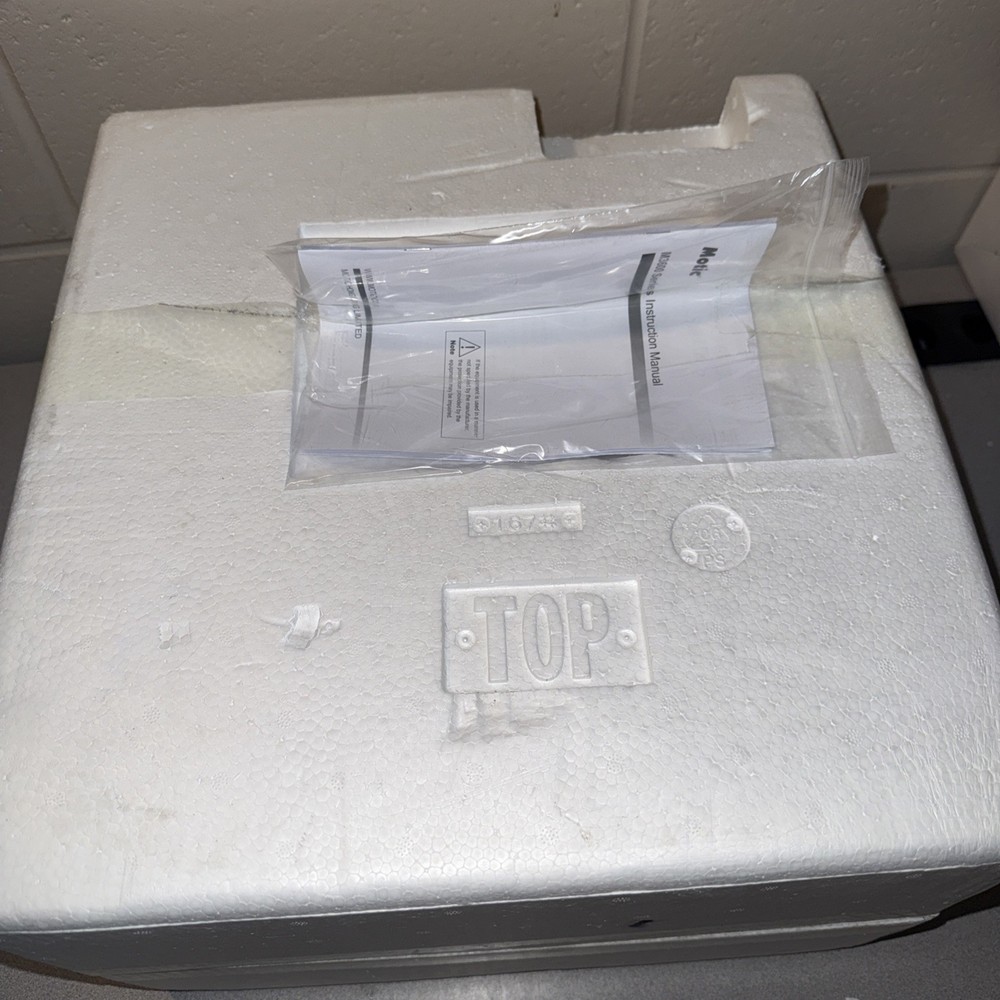 Motic Instruments M3604-3 Microscope. Swiftline with LED LIGHT. READ