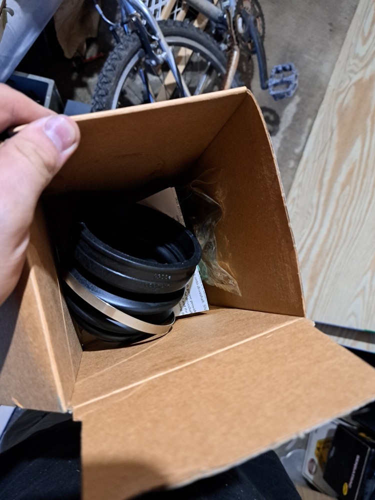 NEW IN BOX MOOG CV8415 JOINT BOOT KIT