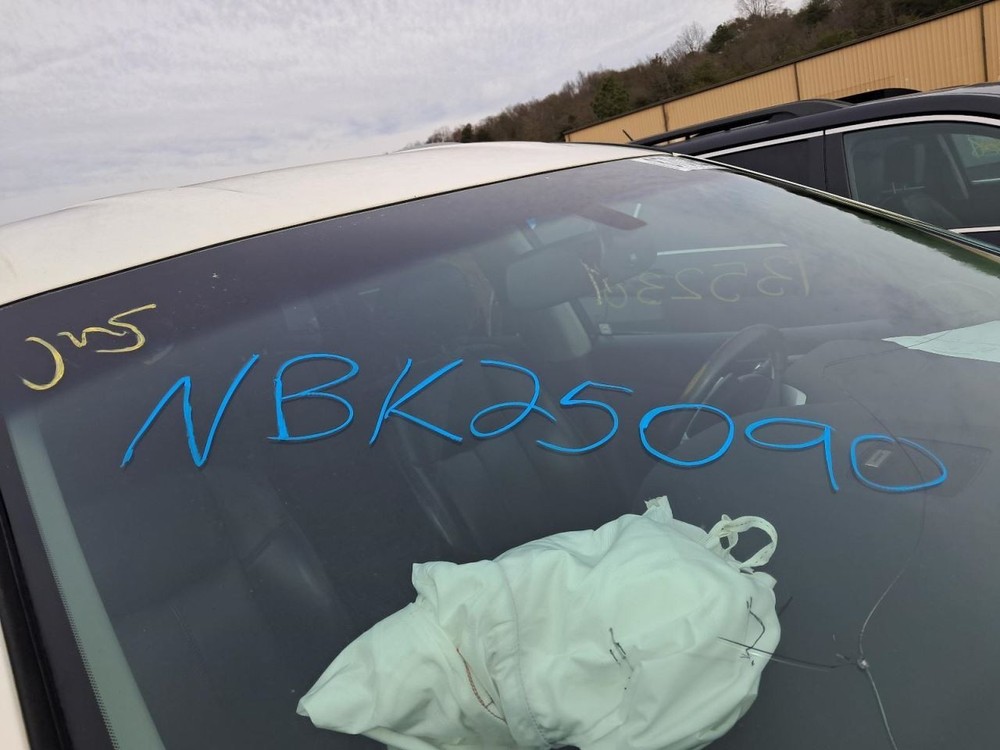 PATHFINDR 2015 Glove Box 4883759