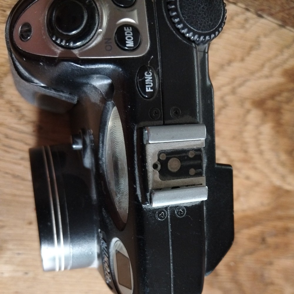 Nickon Coolpix 5000 Digital Camera