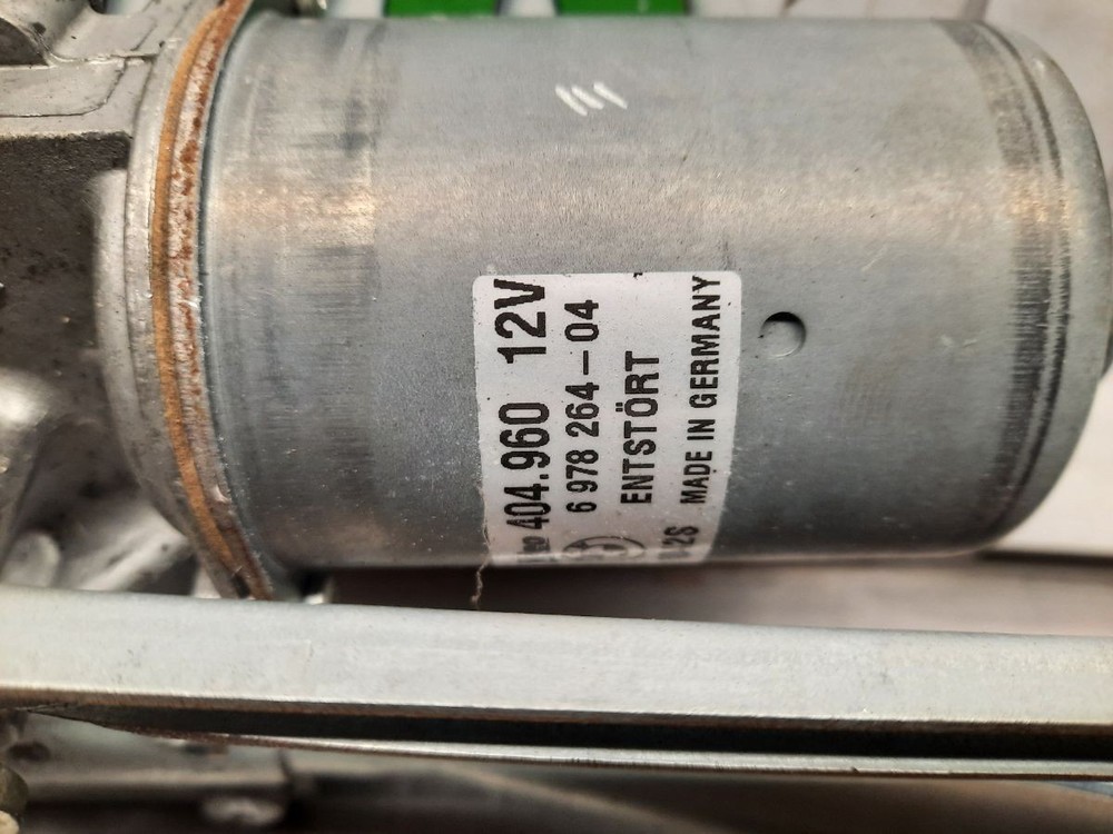 BMW Front Wiper Motor & Linkage E90 E91 E92 E93 3 SERIES 61617161710