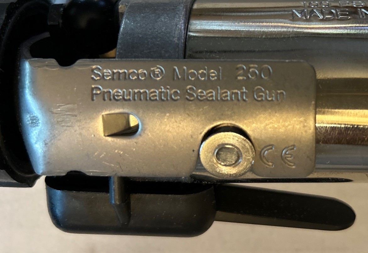 SEMCO Model 250 Pneumatic Sealant Gun. NEW IN BOX! FREE SHIPPING! 8A
