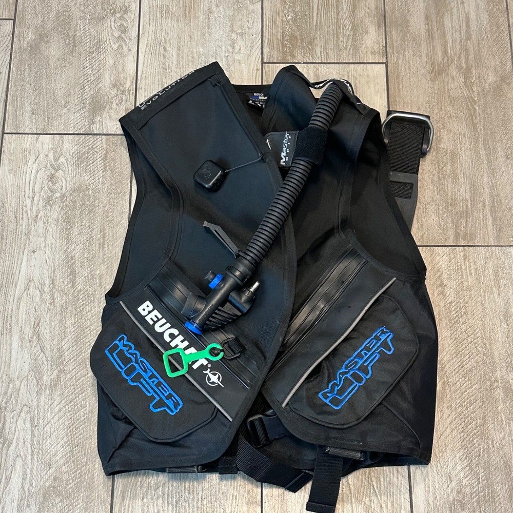 Beuchat Master Lift Equalizer Size M Buoyancy Compensator CLEAN!