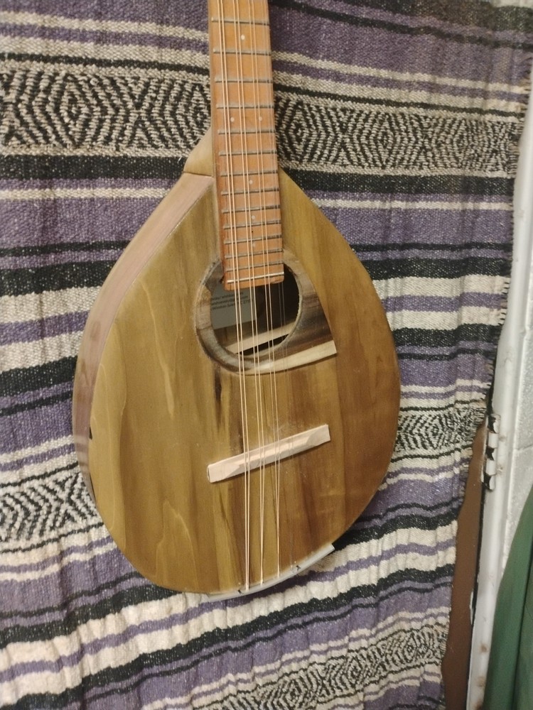 Right-hand Octave Mandolin 8 String. G-D- A-E Solid Woods 24.5" Scale