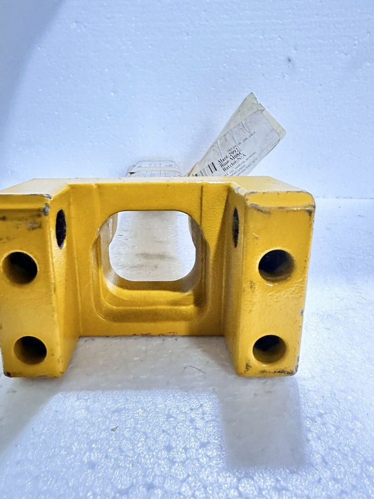 HSM INDUSTRIES BRACKET , DRILL PIPE & AMP CASTING