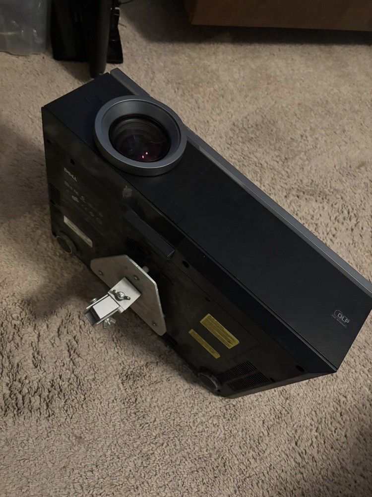 dell 7609wu Projector