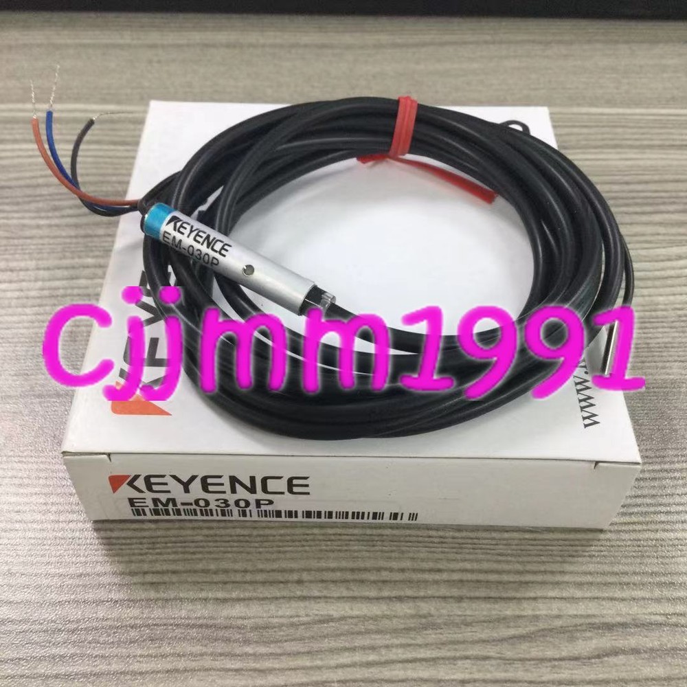 1PC NEW KEYENCE EM-030P
