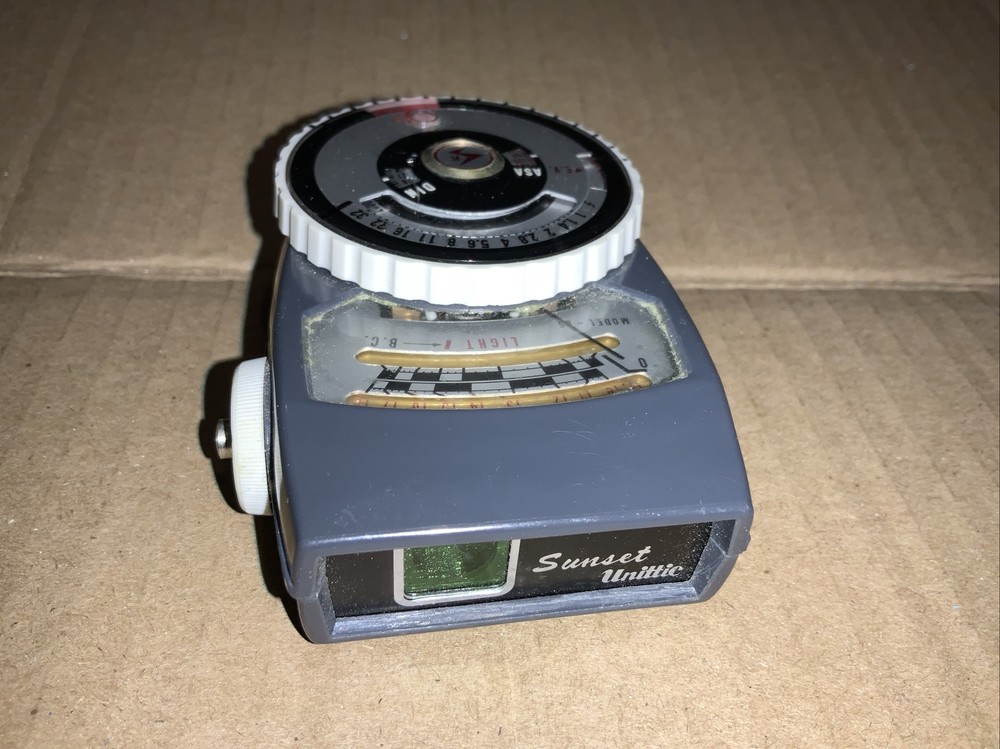 Vintage Sunset Unittic Model 65 - Zero Adjust Exposure Meter