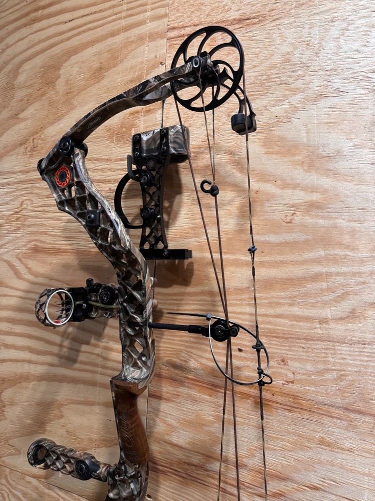 Mathews Heli M Compound Bow RH 60-70 26.5"