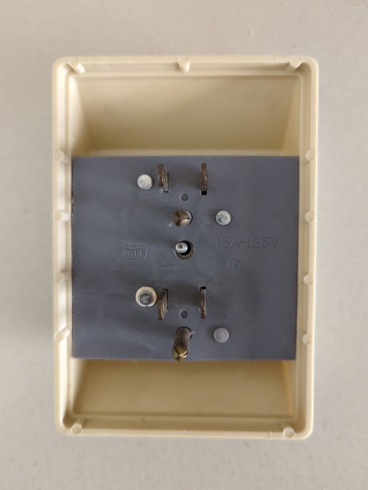 6 Outlet Adapter Extender - Beige