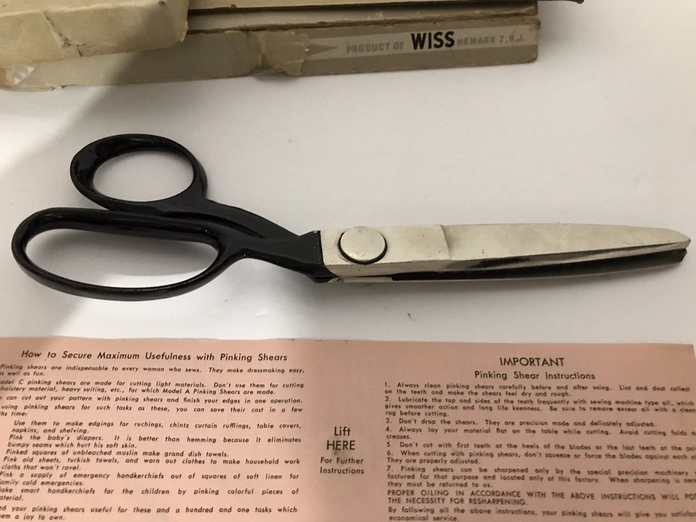 Vintage Wiss Pinking Shears Model C with box
