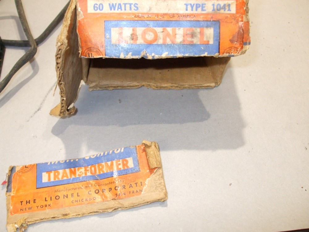 LIONEL TYPE 1041 Train TRANSFORMER with Box