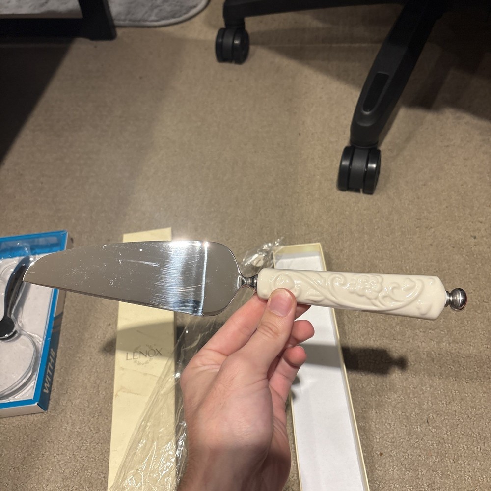Lenox Wedding Cake Cutter