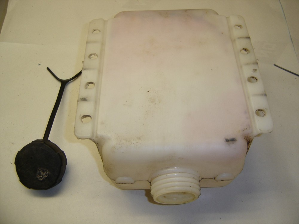 freightliner windshield washer reservoir