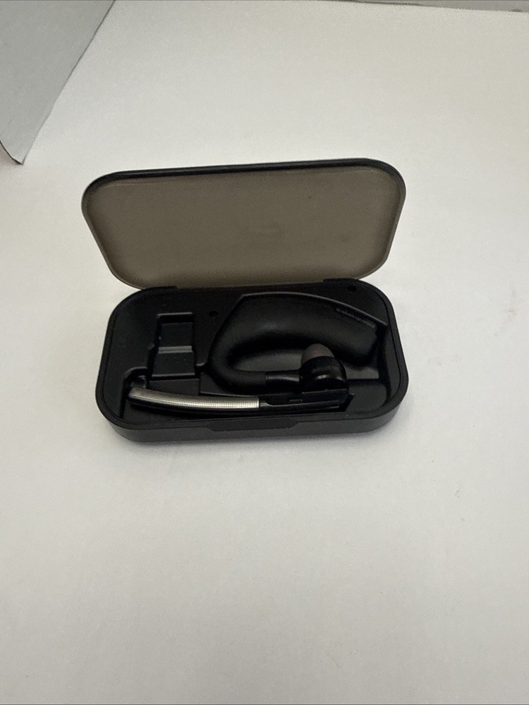Plantronics Voyager Legend - Black w/case Pre-owned