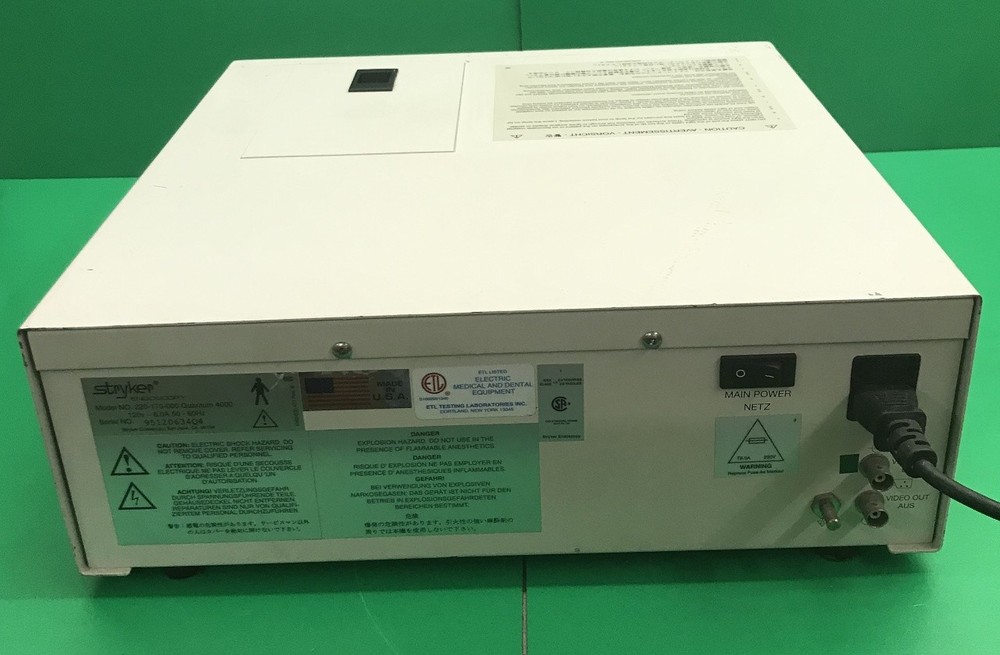 Stryker Endoscopy Quantum 4000 Light Source, Model 220-170-000