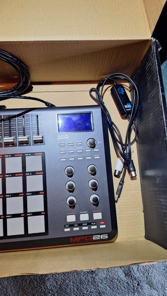 Akai MPD26 Velocity Sensitive Pad Controller