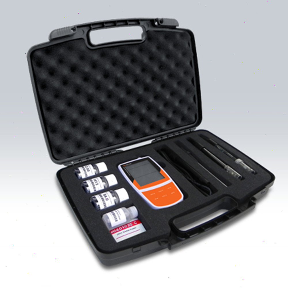 Portable Multi-parameter Water Quality Analyzer with Standard Solution ±1% F.S.