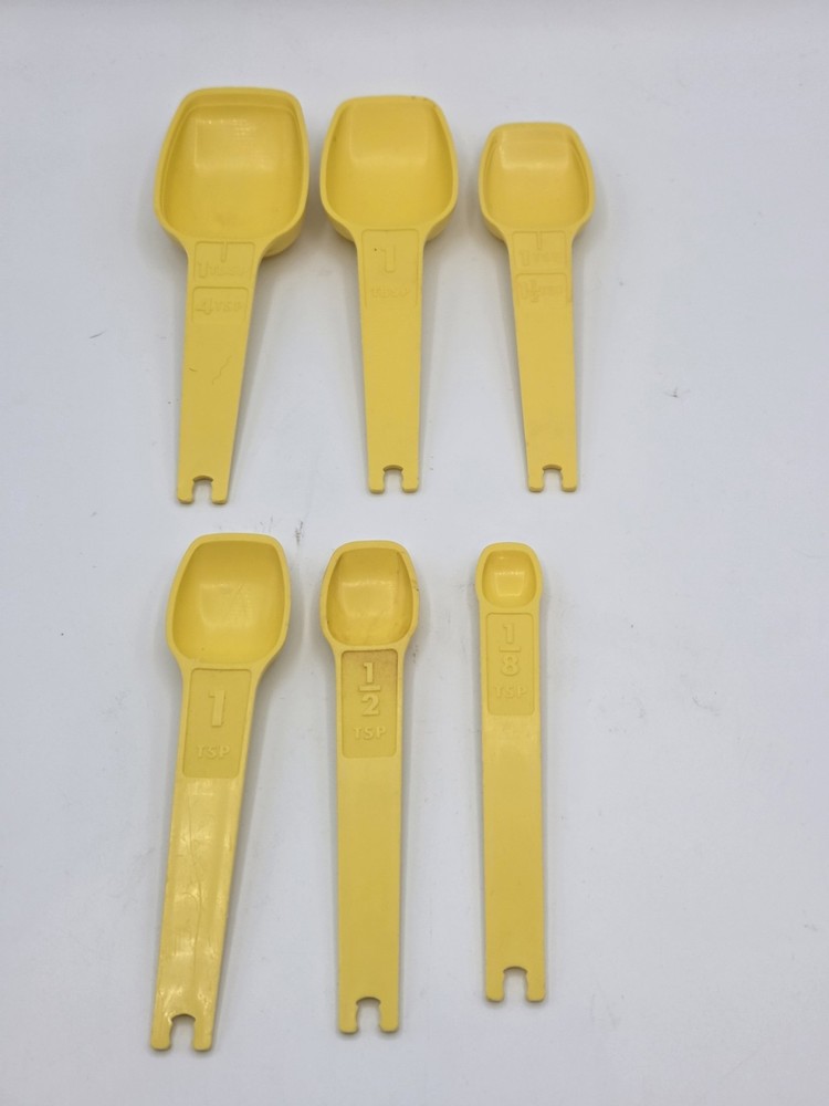 Vintage Tupperware Yellow Measuring Spoon Set