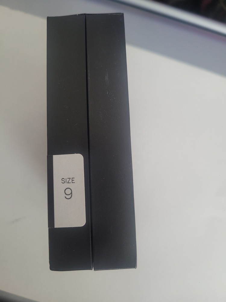 untested Motiv Smart Ring Activity Tracker Size 9 Black With charger