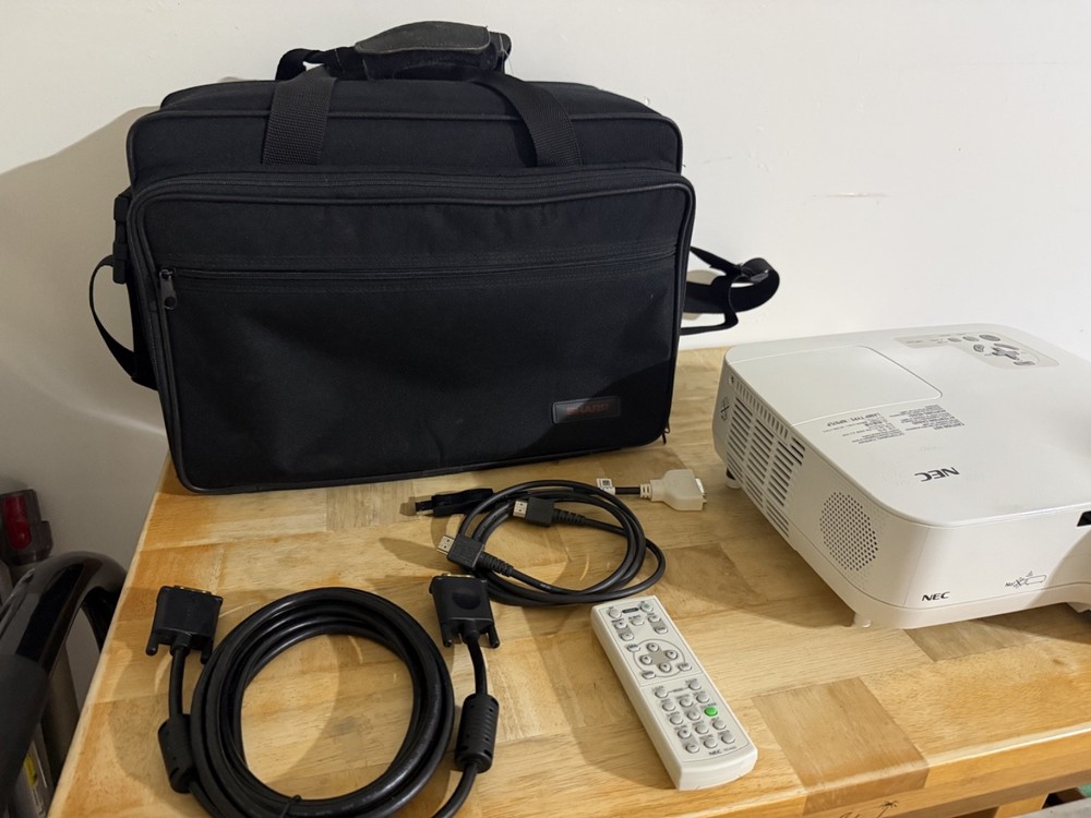 NEC NP610S Short Throw 3LCD Projector w/ Remote, Case, Power Cable & Adapters