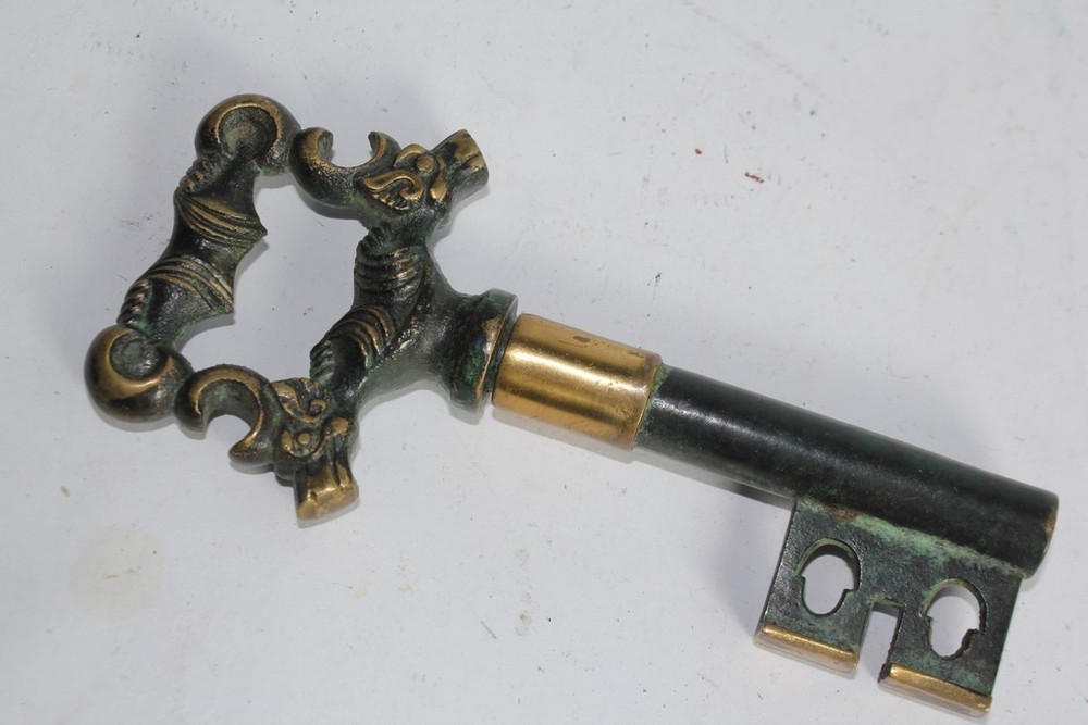 Antique corkscrew key (49481)
